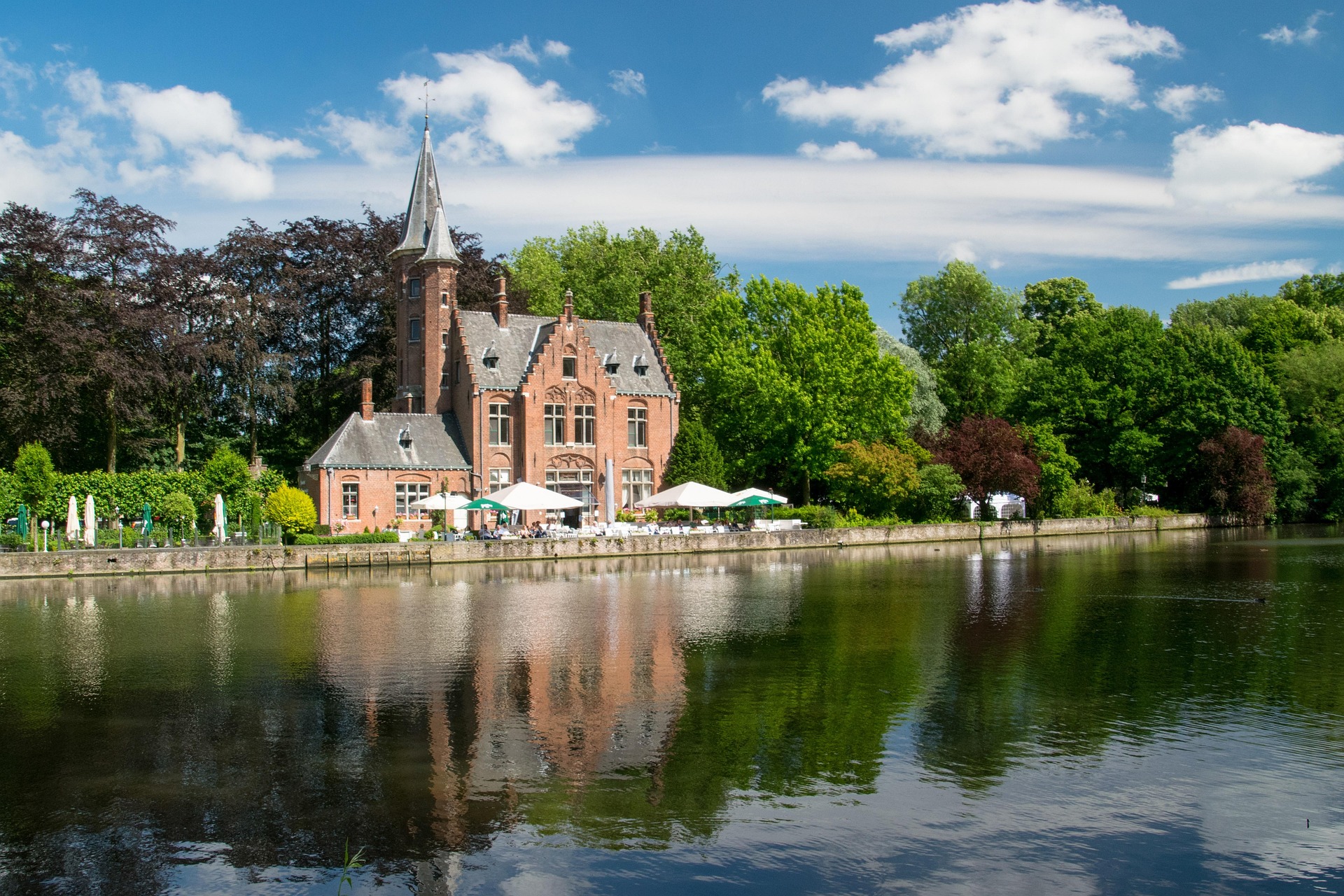 Minnewater Lake Walk